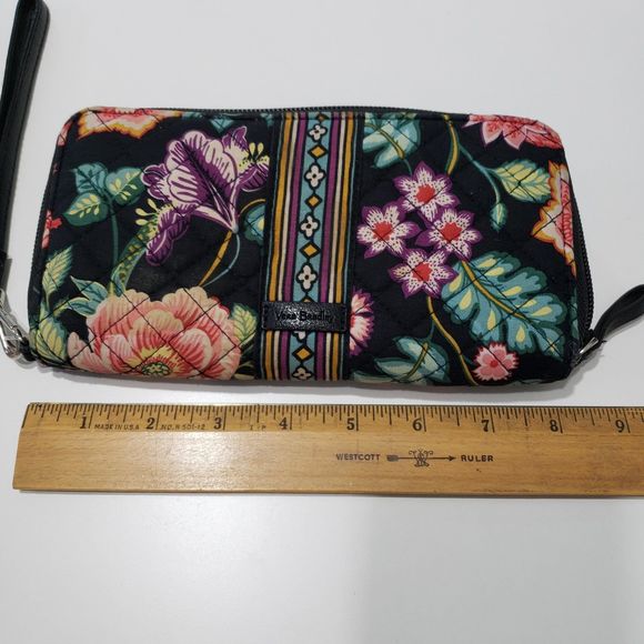 Vera Bradley Zippered Clutch / Wristlet, Wallet, Approx. 8 x 4 - Picture 6 of 8